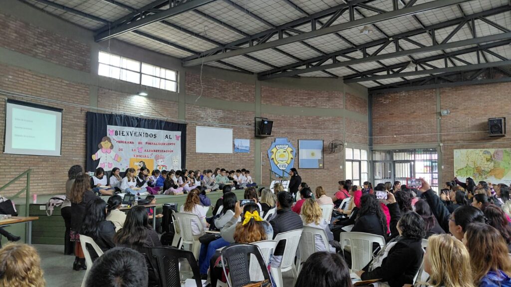 Mas_2500_docentes_iniciaron_trayecto_en_Alfabetizacion