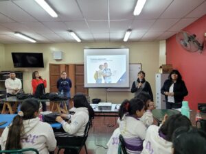 Lleva_cabo_ciclo_talleres_educacion_financiera_para_Secundaria