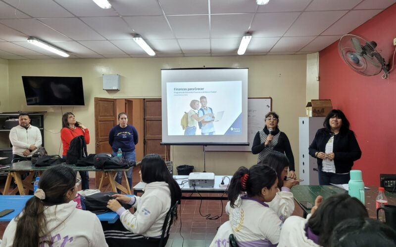Lleva_cabo_ciclo_talleres_educacion_financiera_para_Secundaria