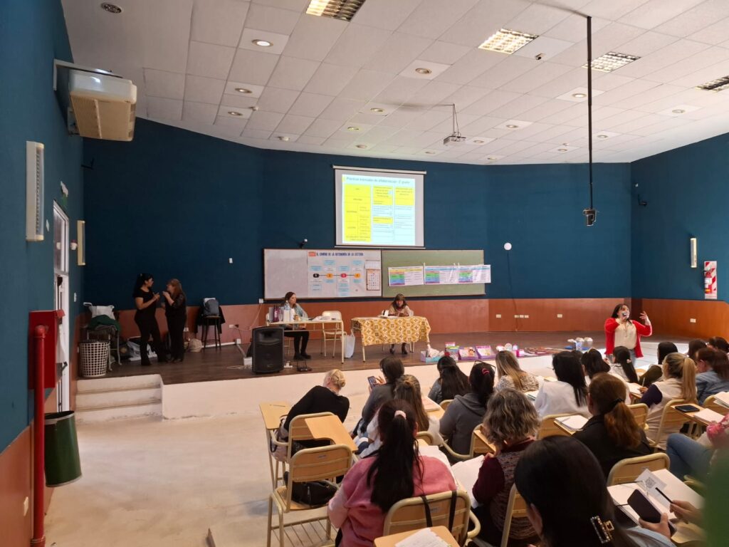 4to_Encuentro_Programa_Alfabetizacion_Inicial_distintos_departamentos_provincia