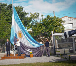 Izaron_Bandera_Nacional_hangar_Tecnica_Lotufo