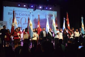 Colegio_Reyes_Catolicos_celebro_50_aniversario