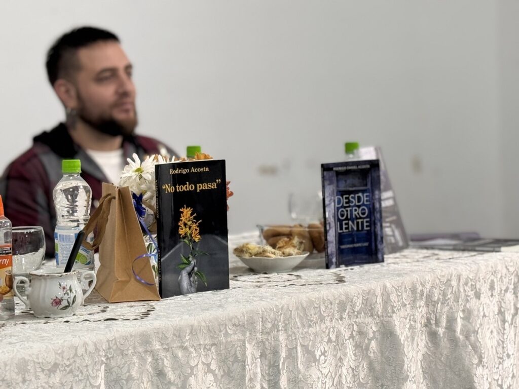 Estudiantes_Colegio_San_Cayetano_compartieron_desayuno_literario